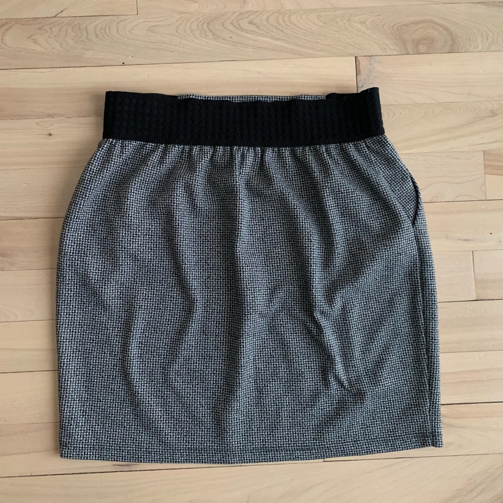 NAF NAF - Vintage Mini Skirt | Herringbone Textured Skirt - Picture 5 of 9
